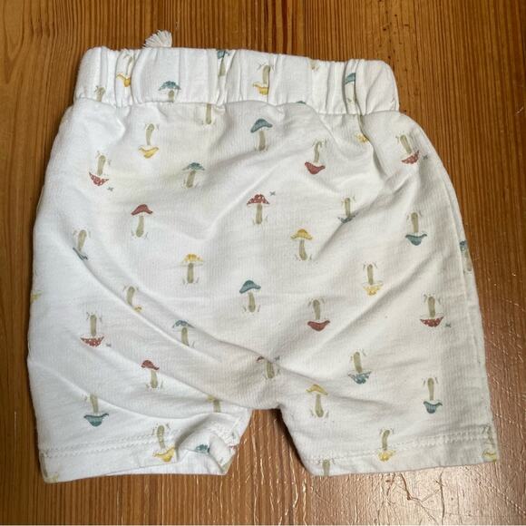 Rabbit + Bear mushroom shorts SIZE 3-6M - Picture 2 of 5
